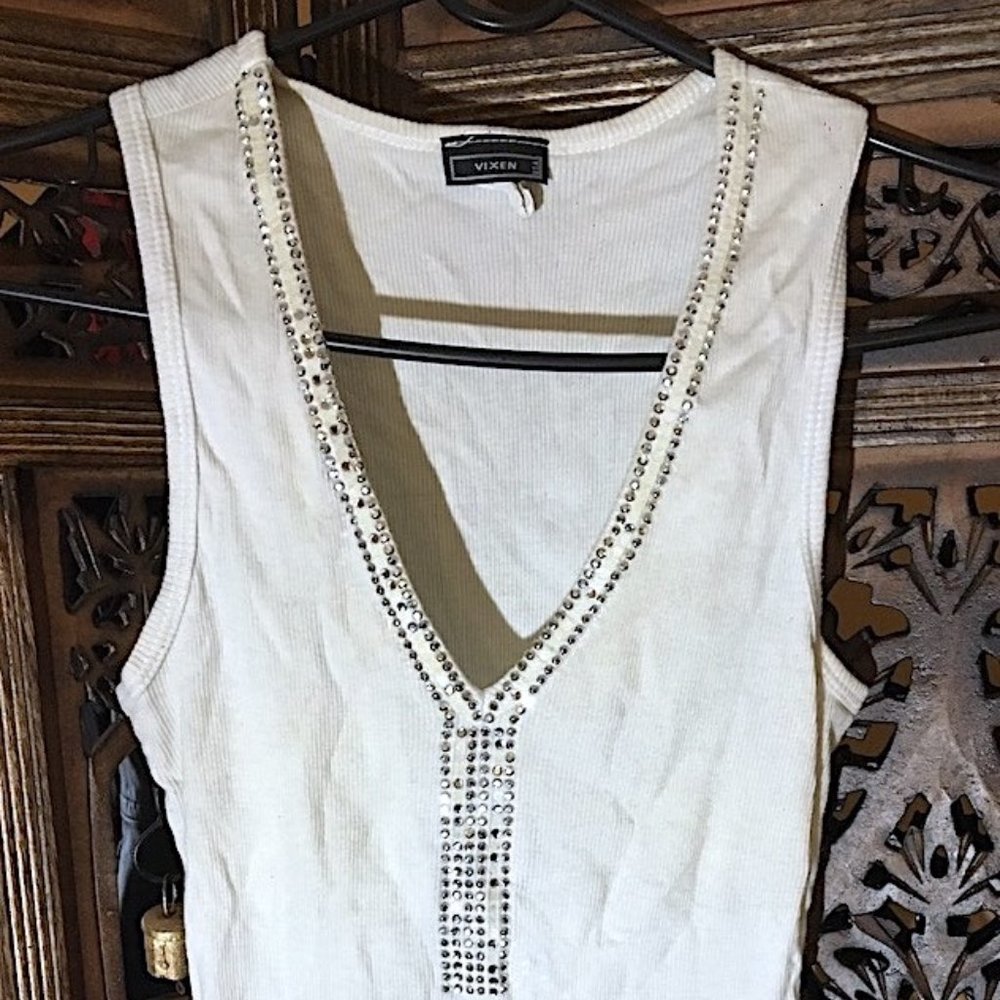 VIXEN WHITE EMBROIDERED TANK TOP LARGE